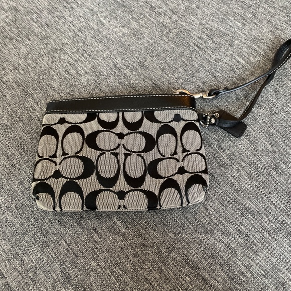 Coach wristlet - Picture 2 of 3